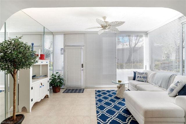 5801 Glencove DR 503, Naples, FL 34108