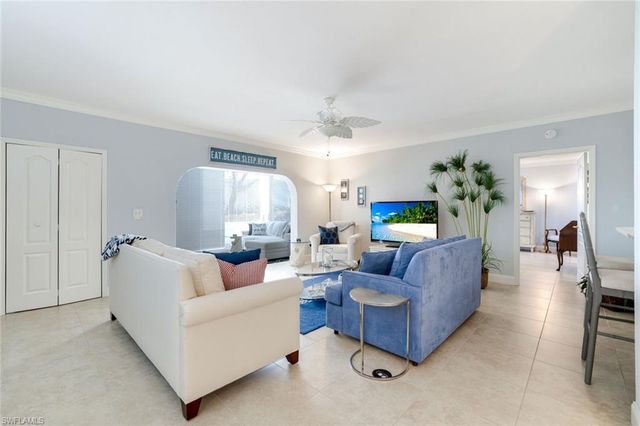 5801 Glencove DR 503, Naples, FL 34108