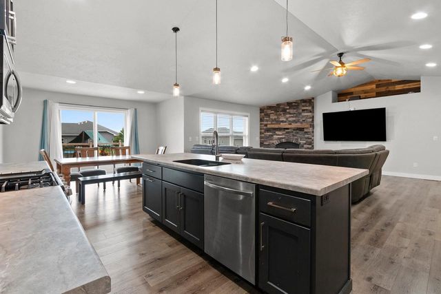 1997 DOBBY STREET, De Pere, WI 54115