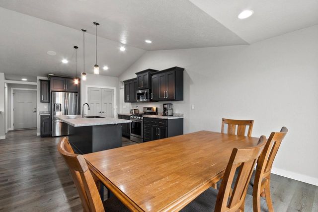 1997 DOBBY STREET, De Pere, WI 54115