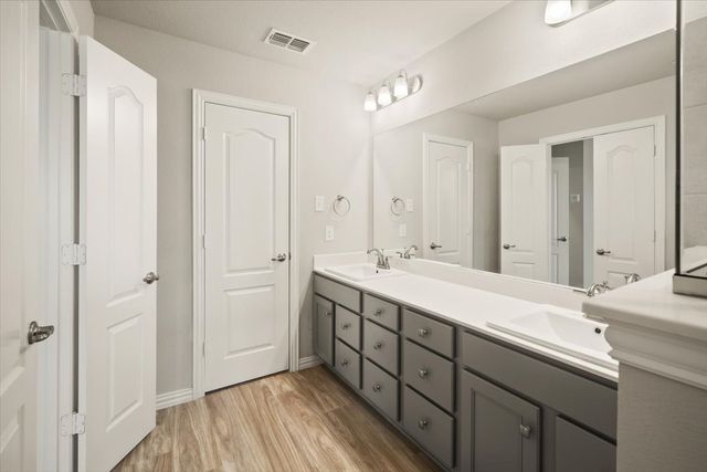 3901 Hometown Boulevard, Forney, TX 75126