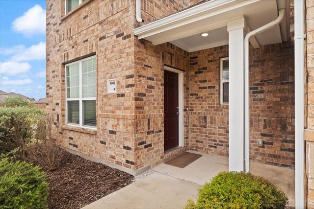 3901 Hometown Boulevard, Forney, TX 75126