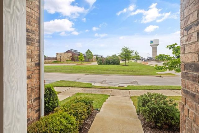 3901 Hometown Boulevard, Forney, TX 75126