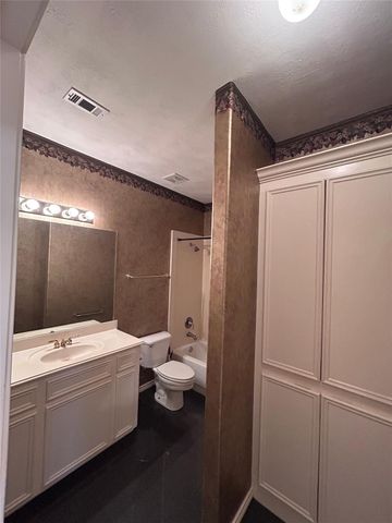 1914 Emerald Court, Houston, TX 77094