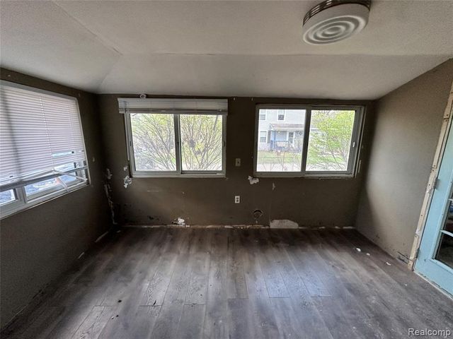 235 Woodbine Drive, Milford, MI 48380