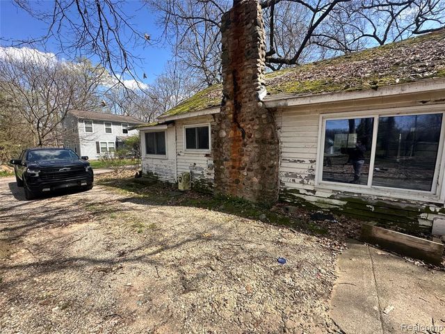 235 Woodbine Drive, Milford, MI 48380