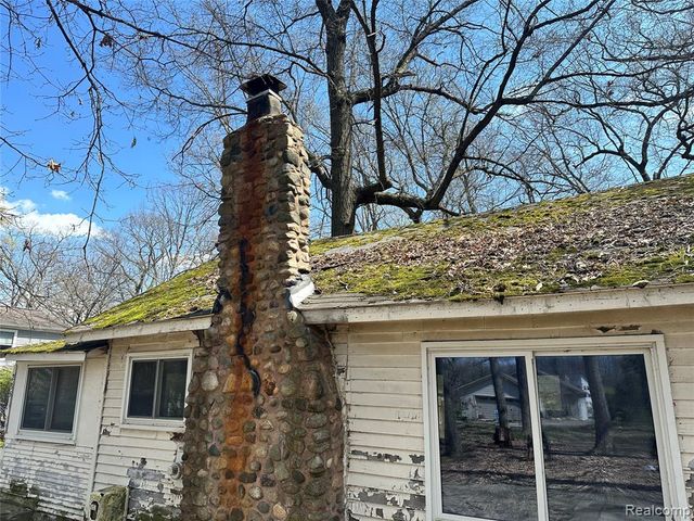 235 Woodbine Drive, Milford, MI 48380