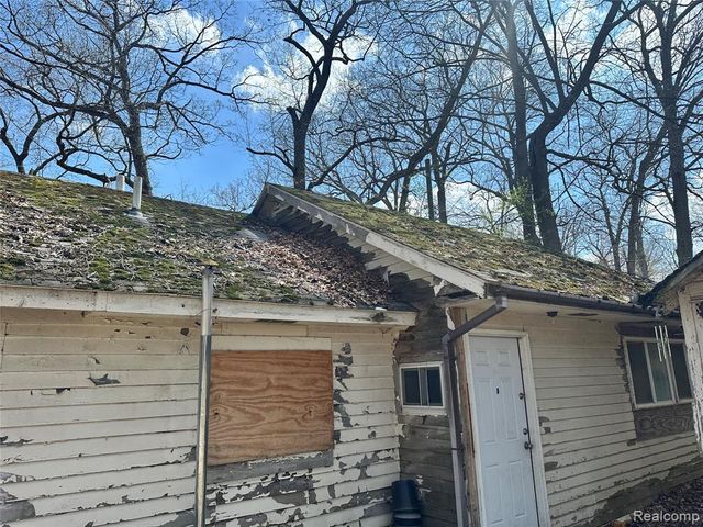 235 Woodbine Drive, Milford, MI 48380