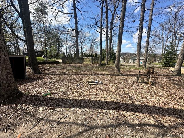 235 Woodbine Drive, Milford, MI 48380