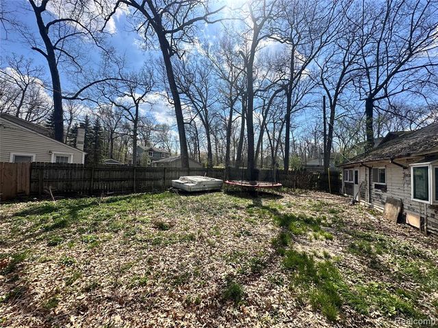235 Woodbine Drive, Milford, MI 48380