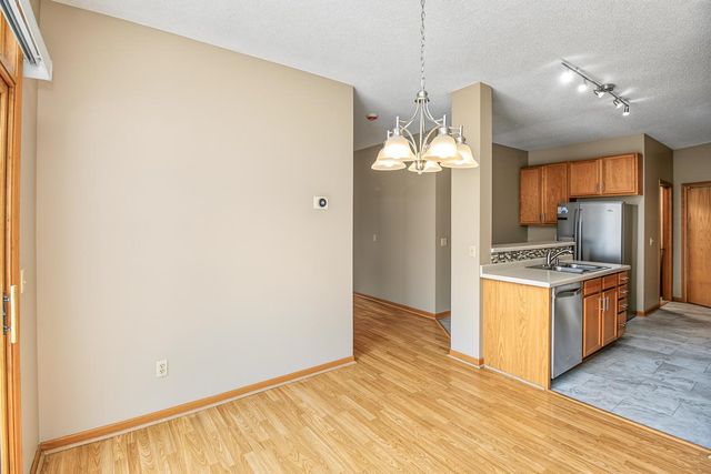 2802 Mallard Drive, Woodbury, MN 55125
