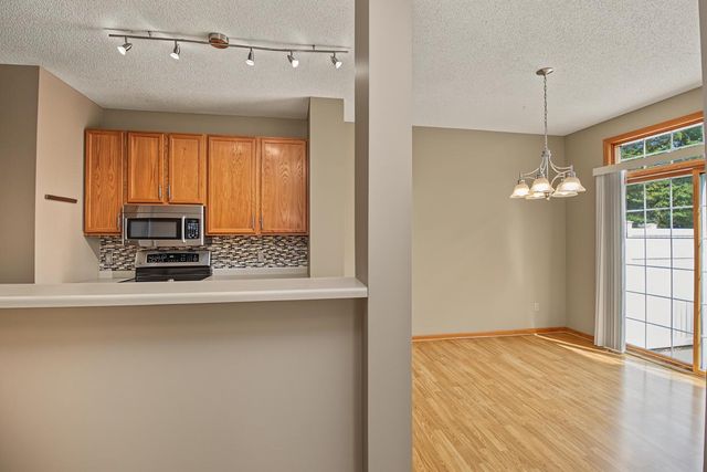 2802 Mallard Drive, Woodbury, MN 55125