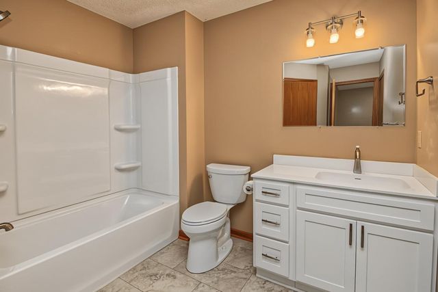 2802 Mallard Drive, Woodbury, MN 55125