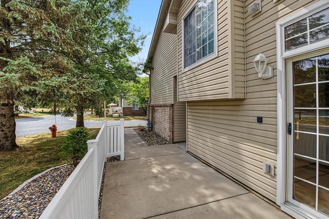 2802 Mallard Drive, Woodbury, MN 55125