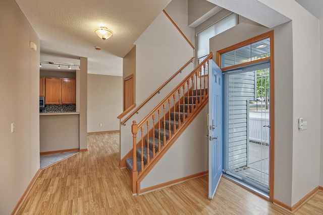 2802 Mallard Drive, Woodbury, MN 55125