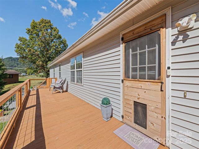 2884 Thickety Road, Clyde, NC 28721