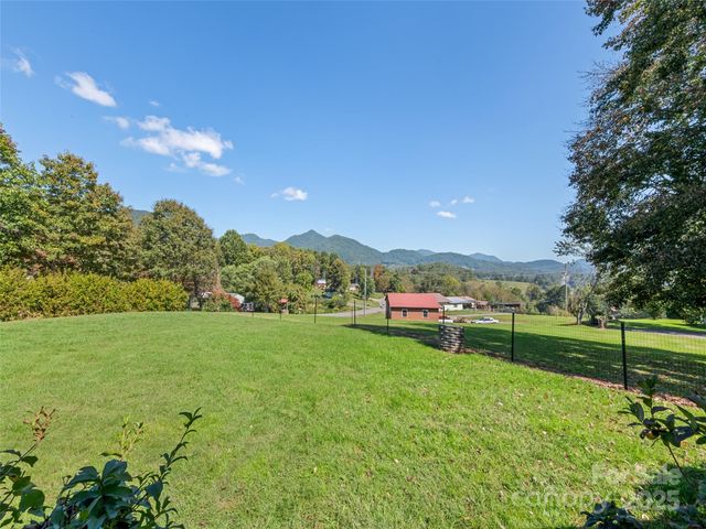 2884 Thickety Road, Clyde, NC 28721