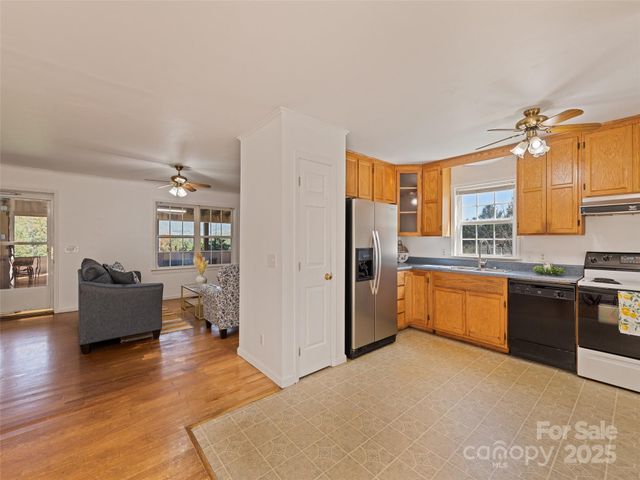 2884 Thickety Road, Clyde, NC 28721