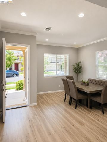 697 Landmark Pt, Lathrop, CA 95330