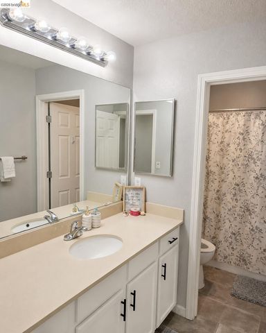 697 Landmark Pt, Lathrop, CA 95330