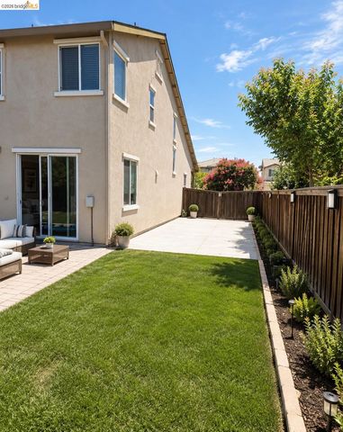 697 Landmark Pt, Lathrop, CA 95330