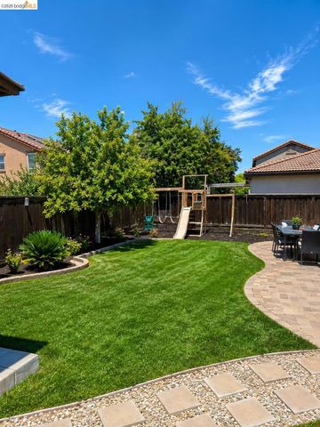 697 Landmark Pt, Lathrop, CA 95330