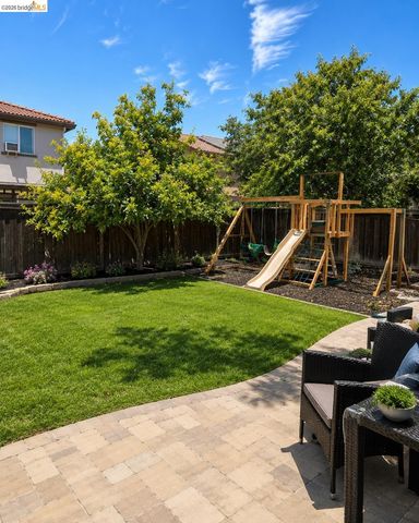 697 Landmark Pt, Lathrop, CA 95330