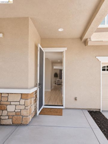 697 Landmark Pt, Lathrop, CA 95330