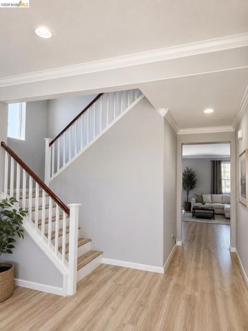 697 Landmark Pt, Lathrop, CA 95330