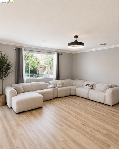 697 Landmark Pt, Lathrop, CA 95330