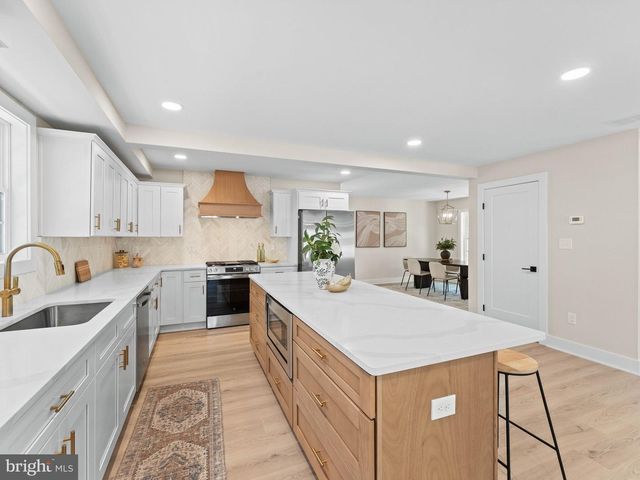 28 CENTRAL AVE, Audubon, NJ 08106