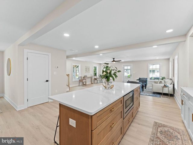 28 CENTRAL AVE, Audubon, NJ 08106