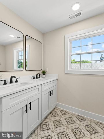 28 CENTRAL AVE, Audubon, NJ 08106