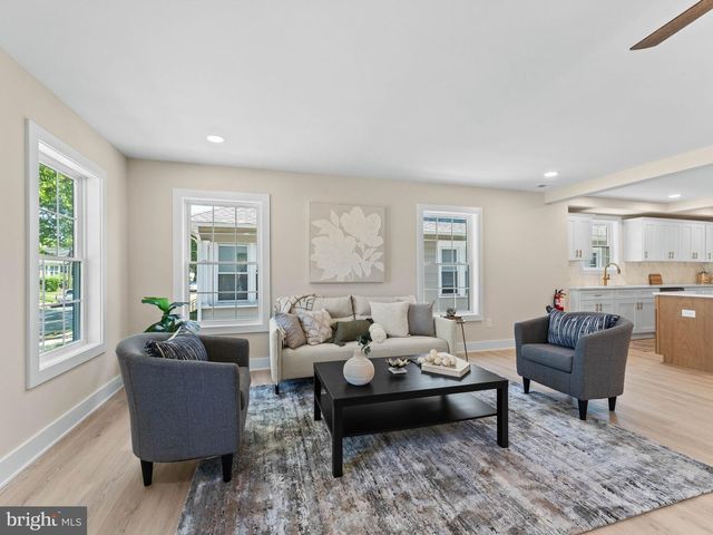 28 CENTRAL AVE, Audubon, NJ 08106