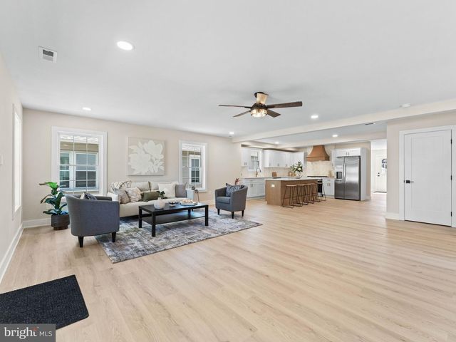 28 CENTRAL AVE, Audubon, NJ 08106