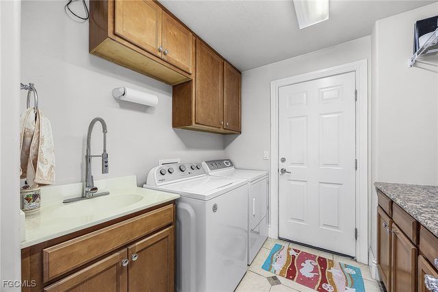 2656 Astwood CT, Cape Coral, FL 33991