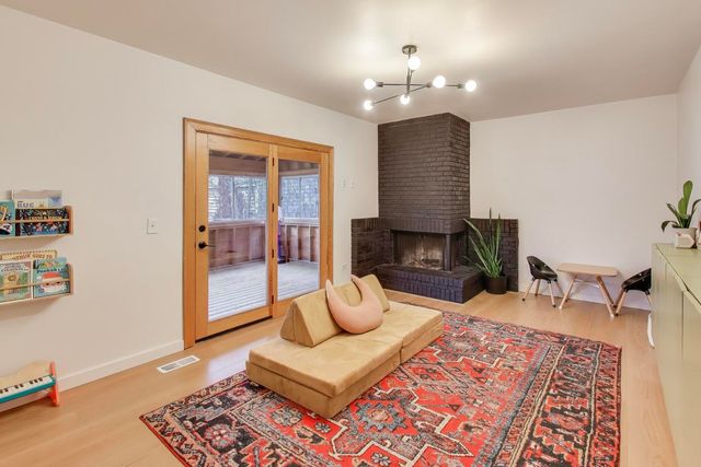 21061 W Marion Avenue, Mundelein, IL 60060