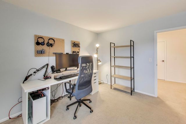 21061 W Marion Avenue, Mundelein, IL 60060