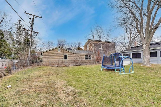 21061 W Marion Avenue, Mundelein, IL 60060