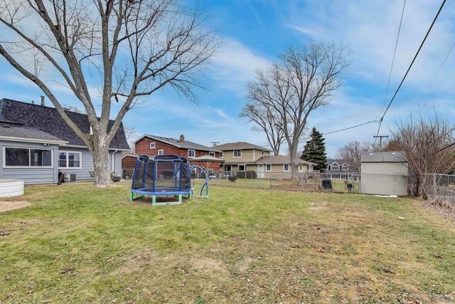 21061 W Marion Avenue, Mundelein, IL 60060