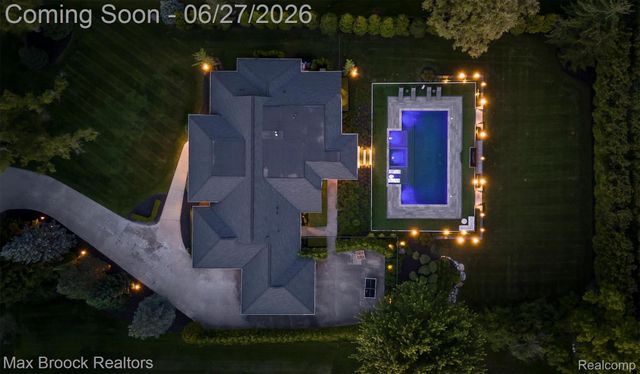 7400 Parkstone Lane, Bloomfield Charter Township, MI 48301
