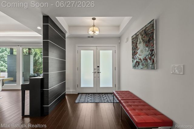 7400 Parkstone Lane, Bloomfield Charter Township, MI 48301