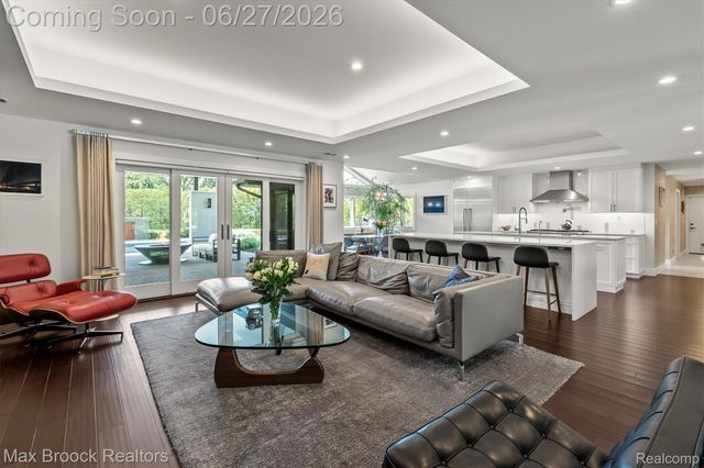 7400 Parkstone Lane, Bloomfield Charter Township, MI 48301
