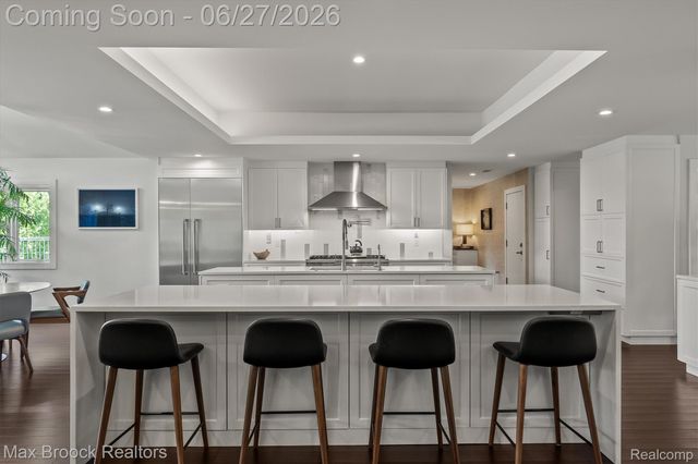 7400 Parkstone Lane, Bloomfield Charter Township, MI 48301