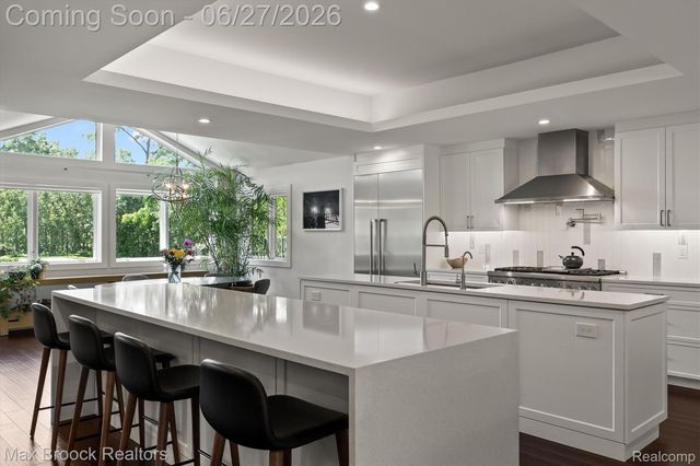7400 Parkstone Lane, Bloomfield Charter Township, MI 48301