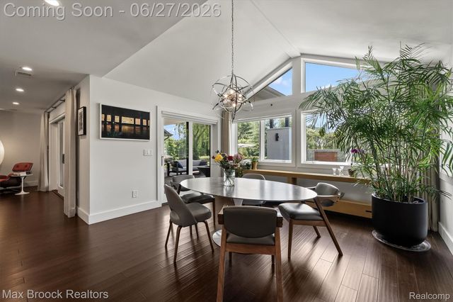 7400 Parkstone Lane, Bloomfield Charter Township, MI 48301