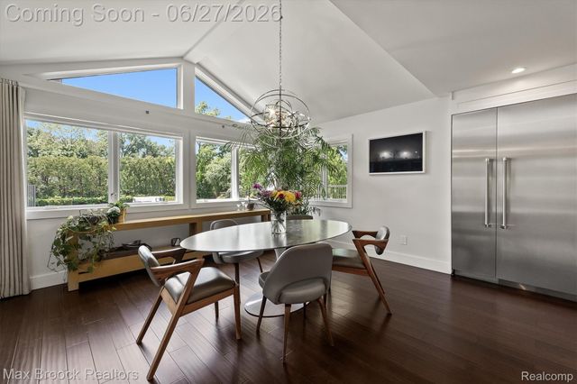 7400 Parkstone Lane, Bloomfield Charter Township, MI 48301
