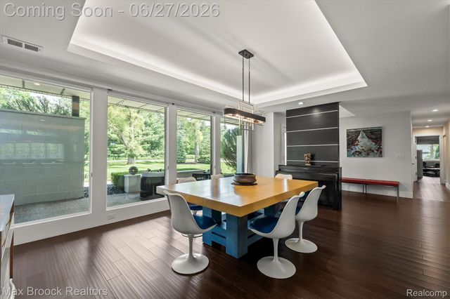 7400 Parkstone Lane, Bloomfield Charter Township, MI 48301
