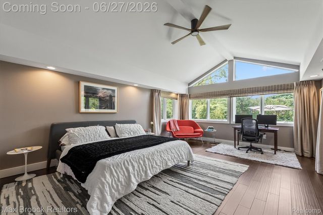 7400 Parkstone Lane, Bloomfield Charter Township, MI 48301