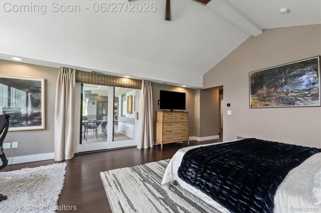 7400 Parkstone Lane, Bloomfield Charter Township, MI 48301